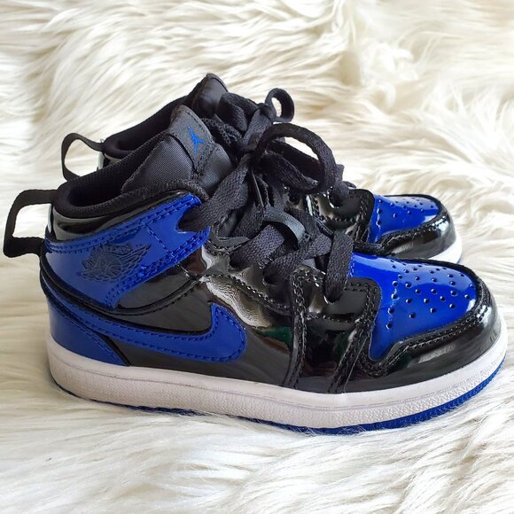 Nike Air Jordan Black/Blue Kid's 1 Retro High OG ‘Patent Bred’ SZ 10C - Picture 1 of 13